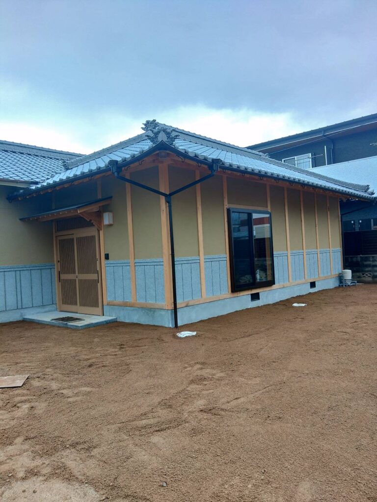 松山市枝松 完成見学会 無垢ヒノキ床 漆喰壁 土壁 平屋